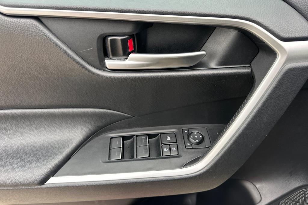 Thumbnail: 2024 Toyota RAV4 - 23