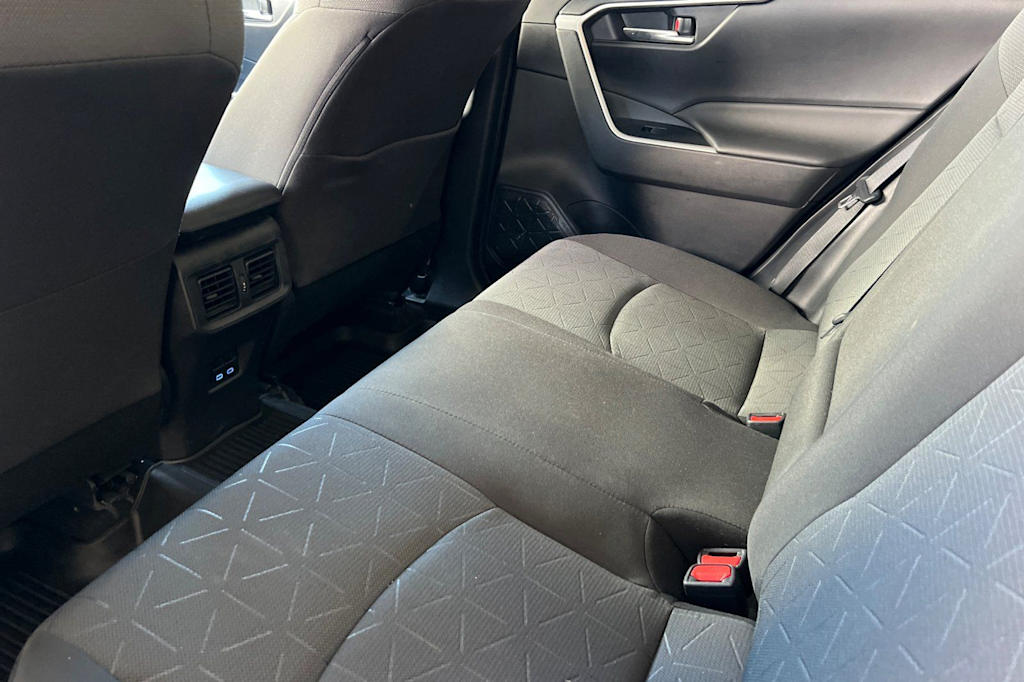 Thumbnail: 2022 Toyota RAV4 - 11