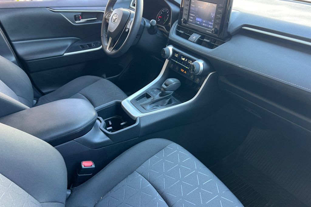 Thumbnail: 2022 Toyota RAV4 - 13
