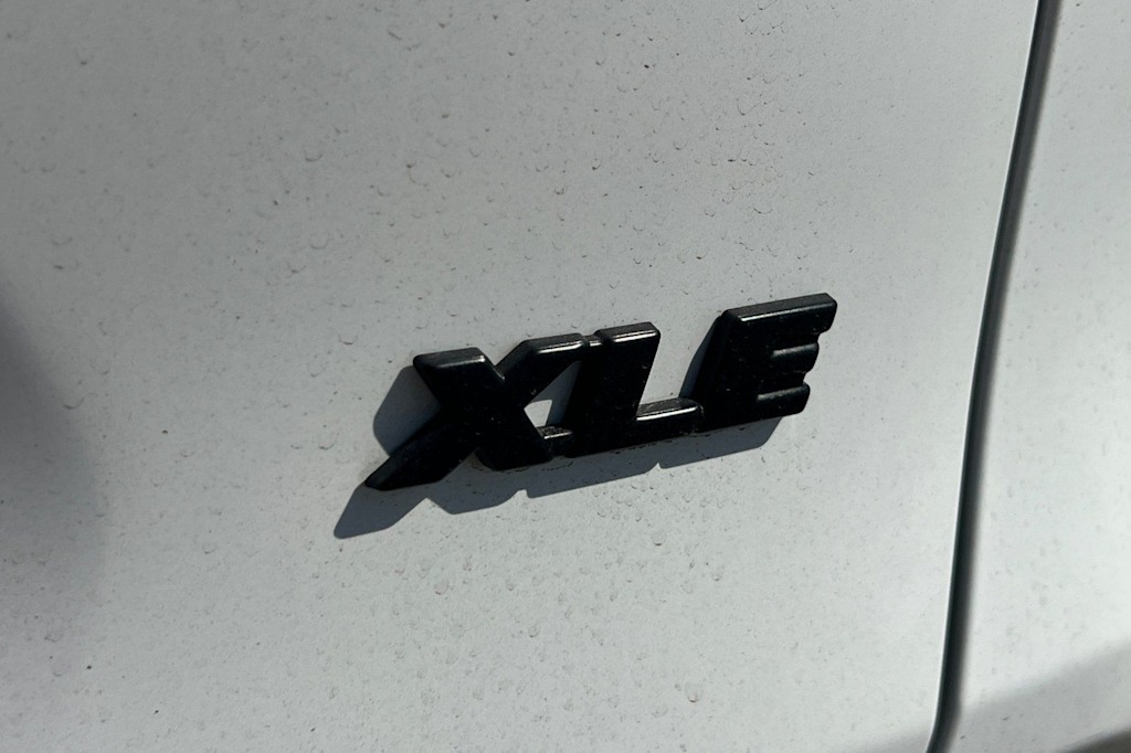 Thumbnail: 2022 Toyota RAV4 - 7