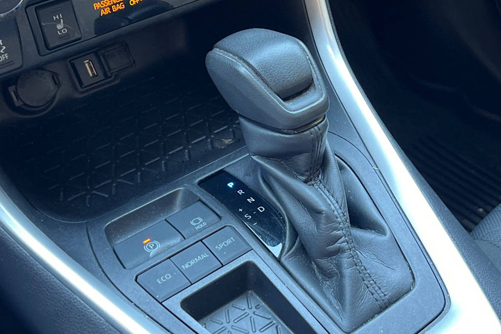 Thumbnail: 2022 Toyota RAV4 - 15
