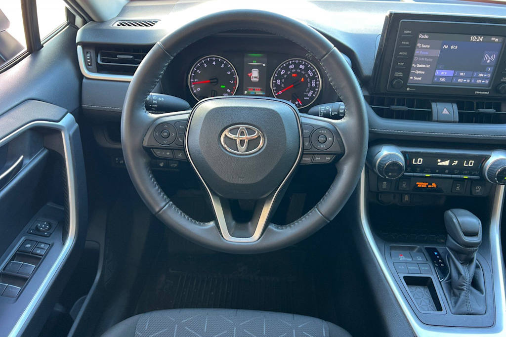 Thumbnail: 2022 Toyota RAV4 - 12