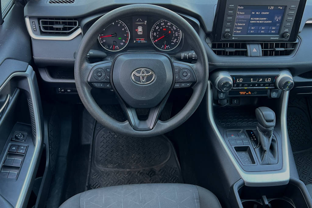 2022 Toyota RAV4 XLE 12