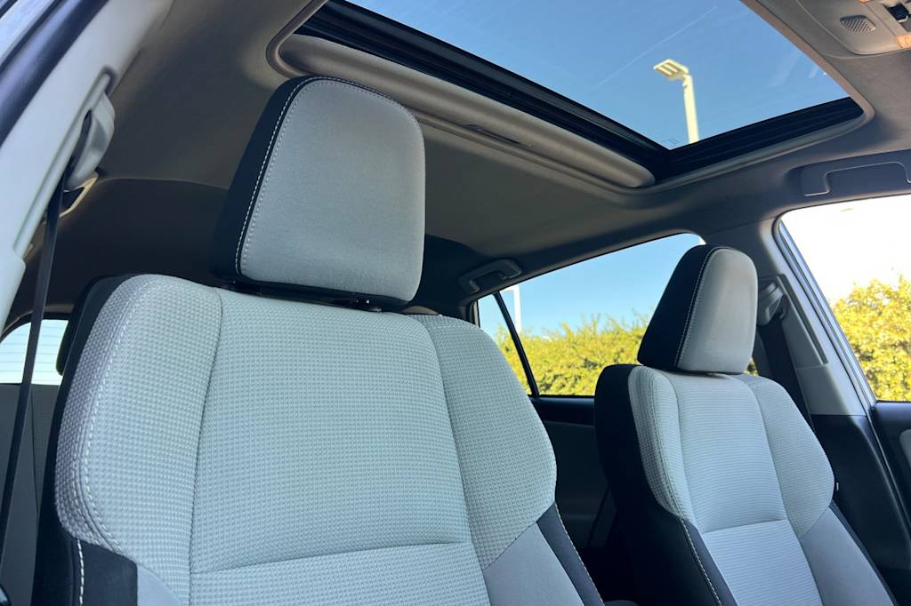 Thumbnail: 2018 Toyota RAV4 - 10