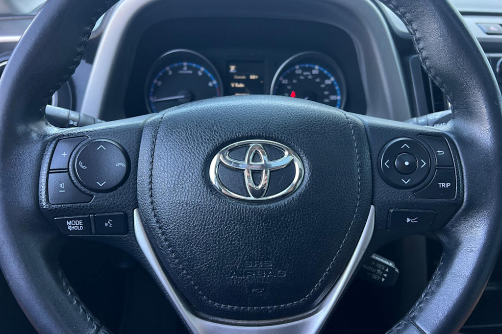 Thumbnail: 2018 Toyota RAV4 - 29