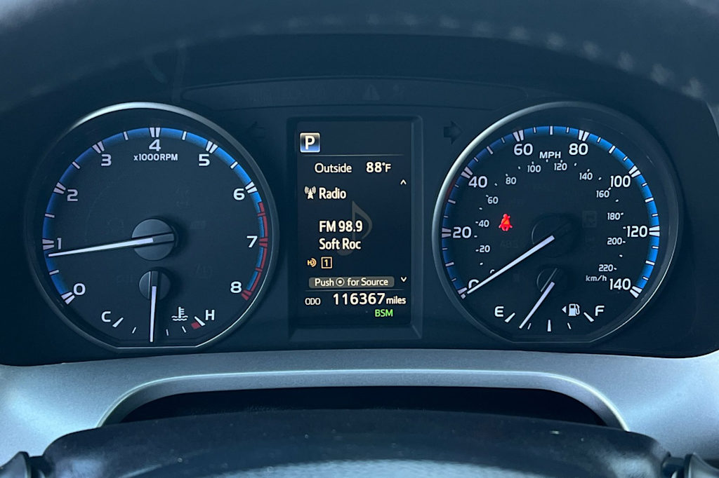 Thumbnail: 2018 Toyota RAV4 - 32