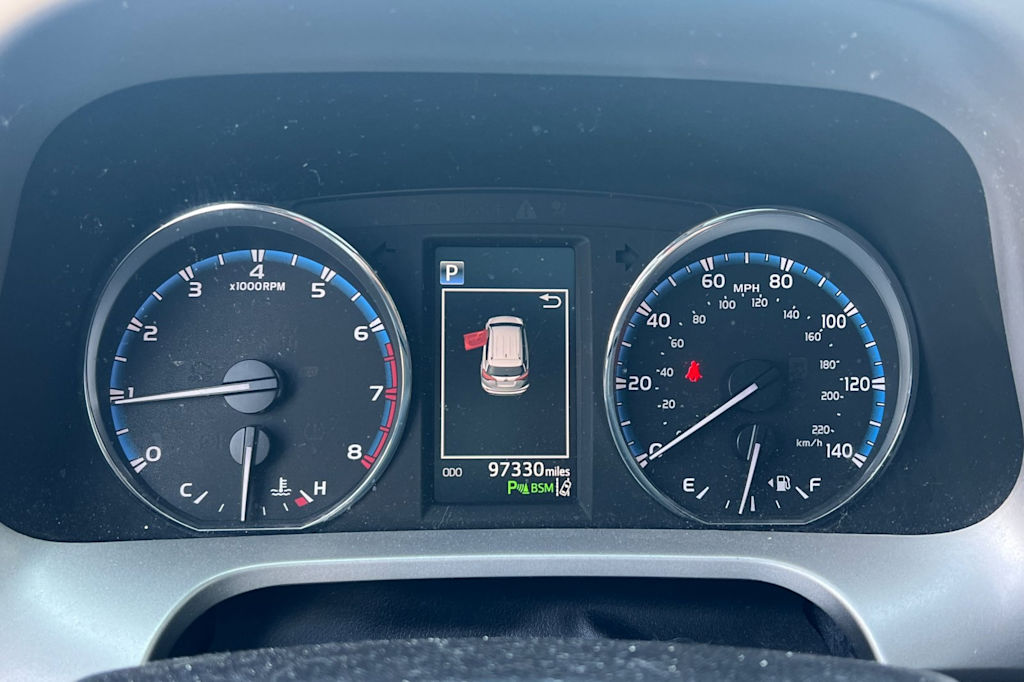 Thumbnail: 2017 Toyota RAV4 - 15