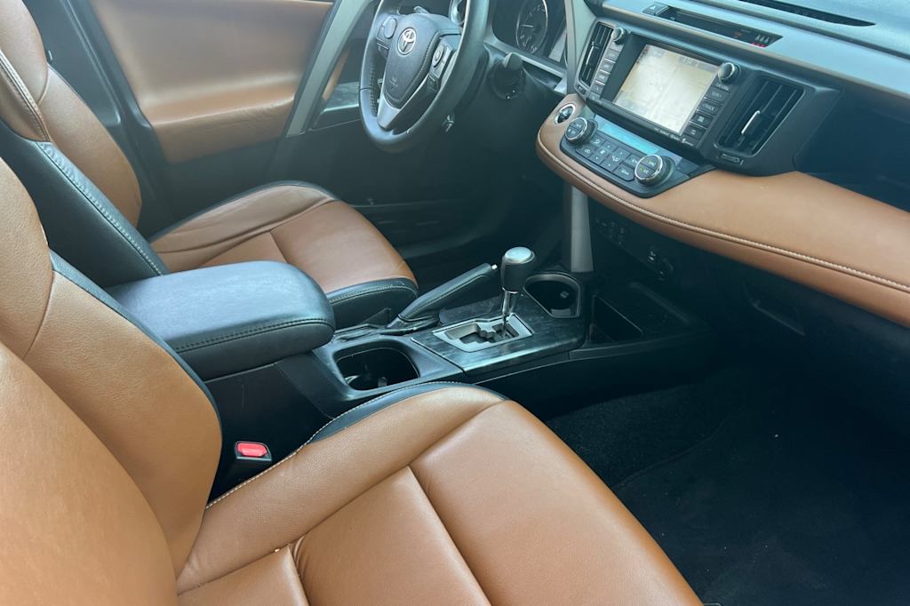 Thumbnail: 2017 Toyota RAV4 - 12