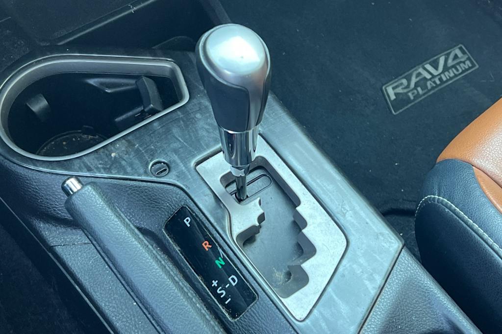 Thumbnail: 2017 Toyota RAV4 - 14