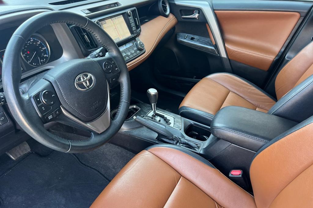 Thumbnail: 2017 Toyota RAV4 - 9