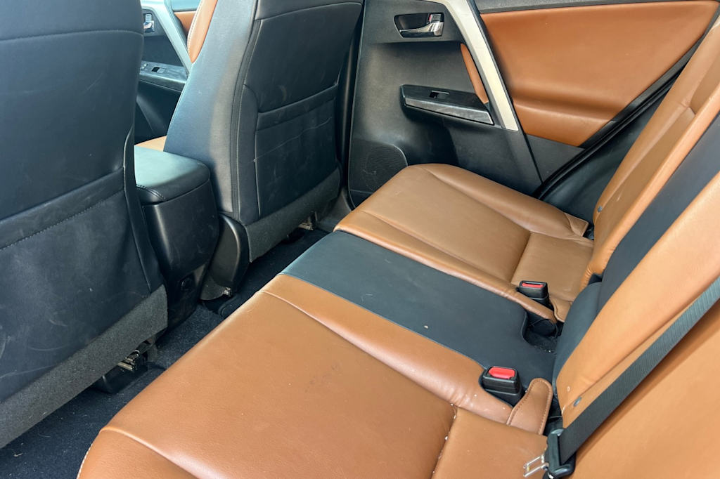 Thumbnail: 2017 Toyota RAV4 - 10