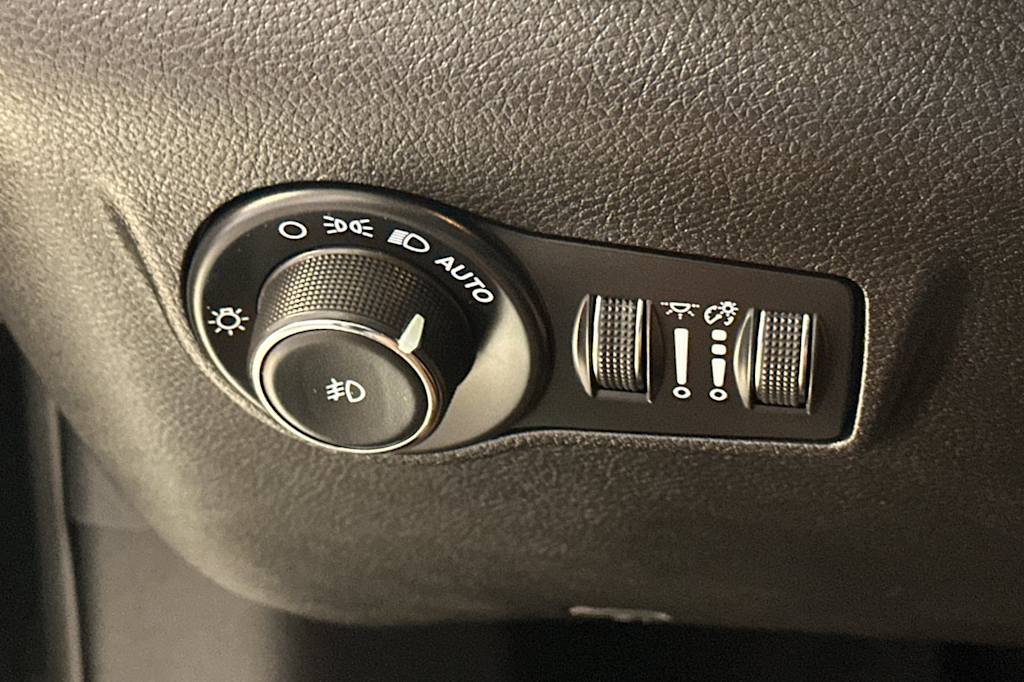 Thumbnail: 2024 Jeep Compass - 33
