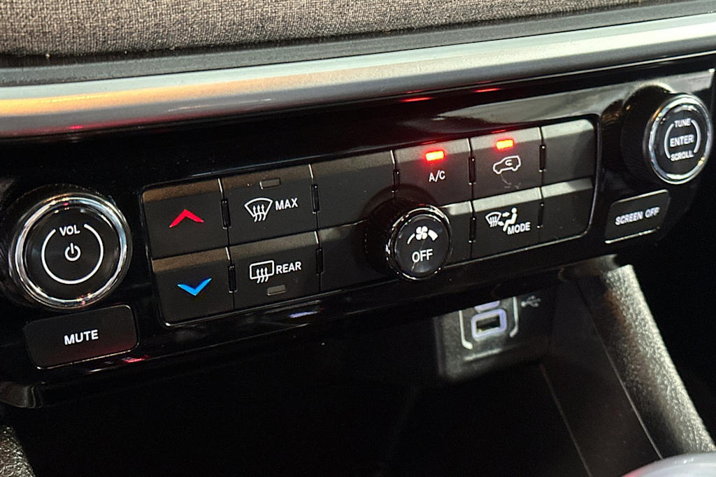Thumbnail: 2024 Jeep Compass - 28