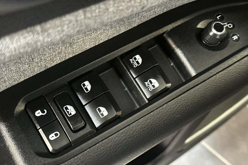 Thumbnail: 2024 Jeep Compass - 23