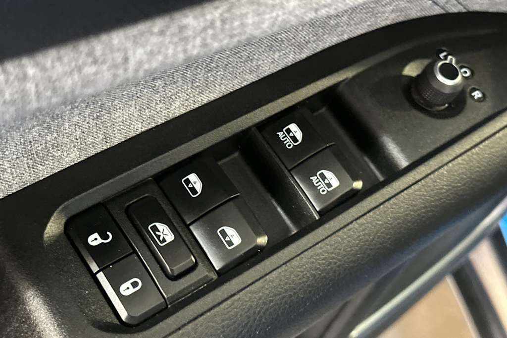 Thumbnail: 2024 Jeep Compass - 23