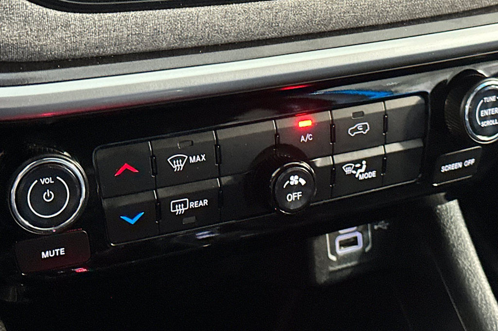 Thumbnail: 2024 Jeep Compass - 26