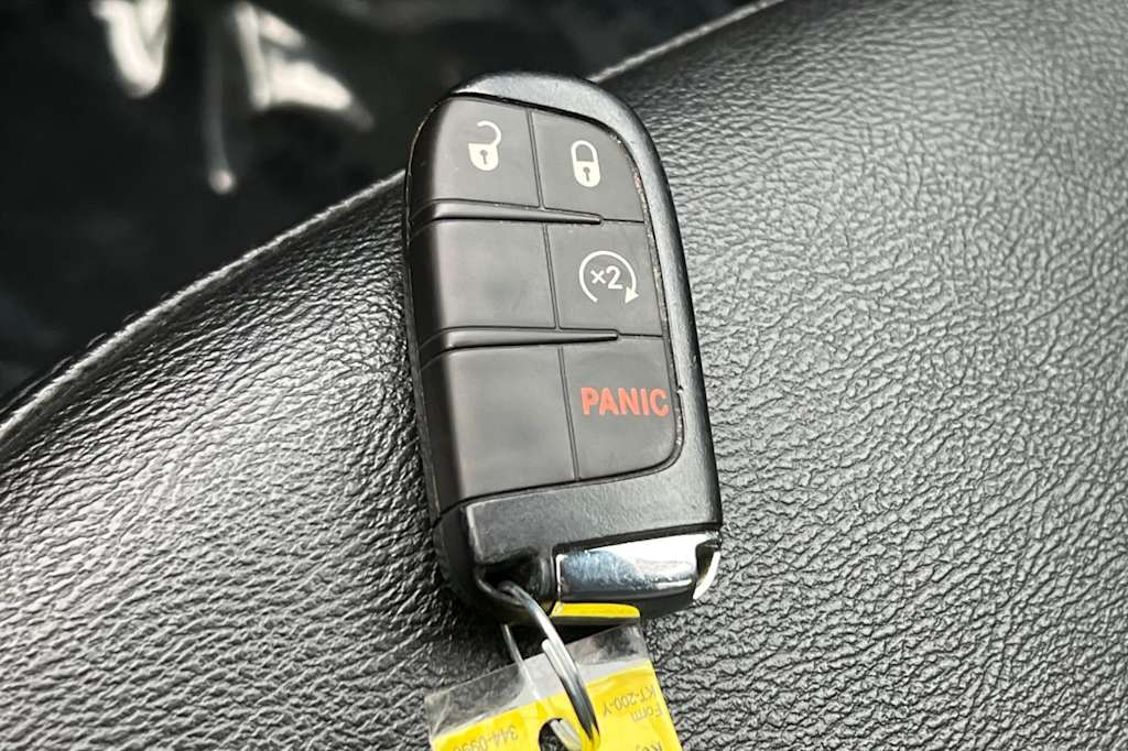 Thumbnail: 2023 Jeep Compass - 17