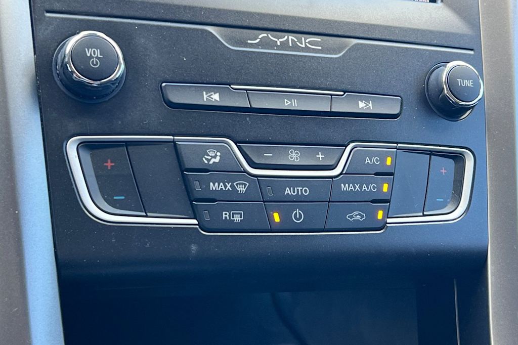 Thumbnail: 2020 Ford Fusion - 26