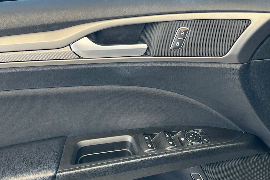 Thumbnail: 2020 Ford Fusion - 22