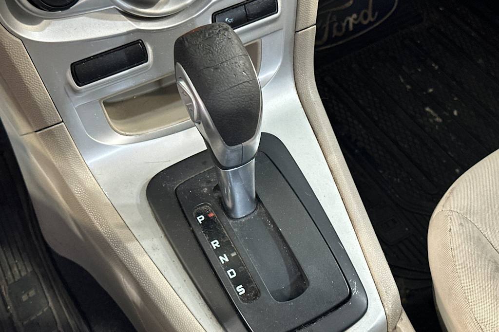 Thumbnail: 2015 Ford Fiesta - 15