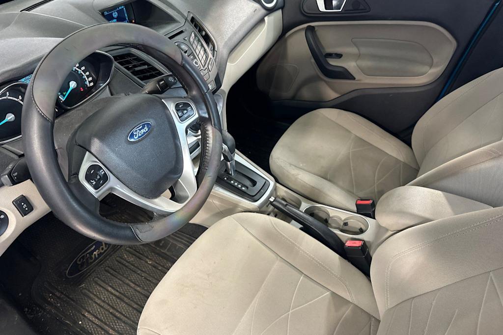 Thumbnail: 2015 Ford Fiesta - 9