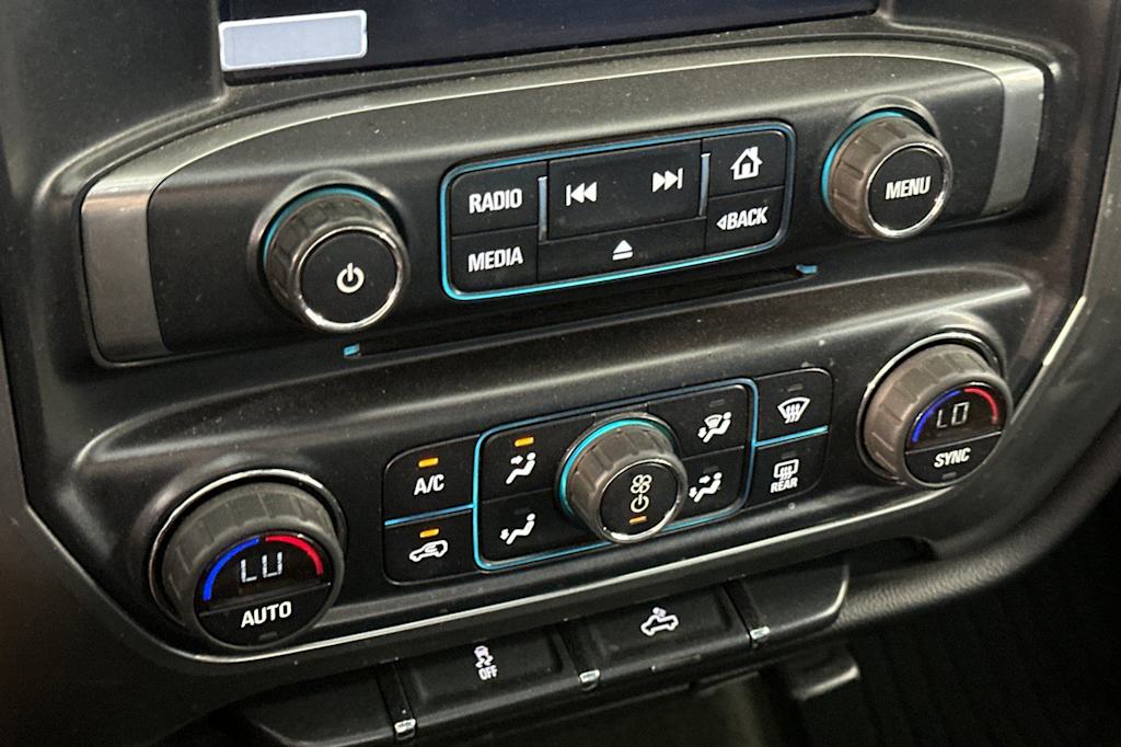 Thumbnail: 2015 Chevrolet Silverado 1500 - 24