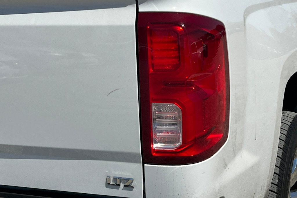 Thumbnail: 2016 Chevrolet Silverado 1500 - 19