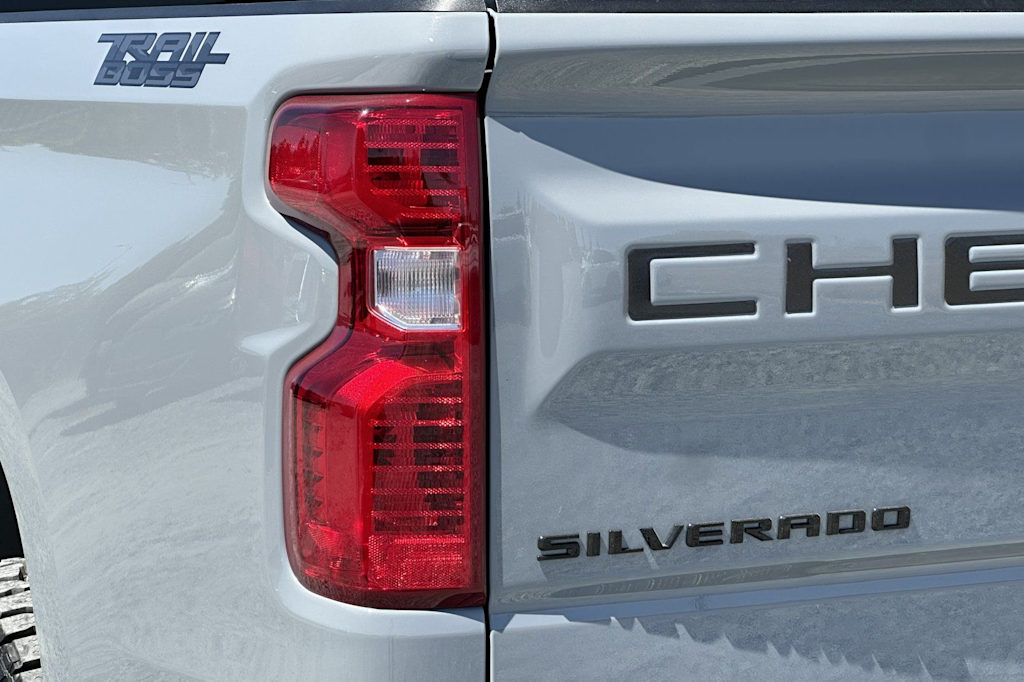 Thumbnail: 2025 Chevrolet Silverado 1500 - 23