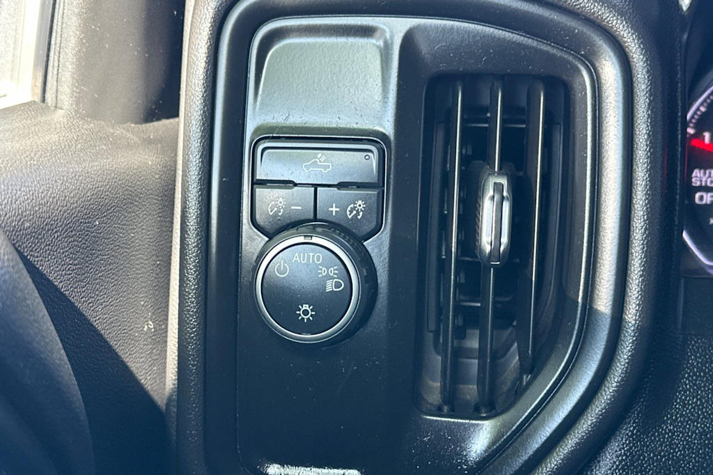 Thumbnail: 2021 Chevrolet Silverado 1500 - 31