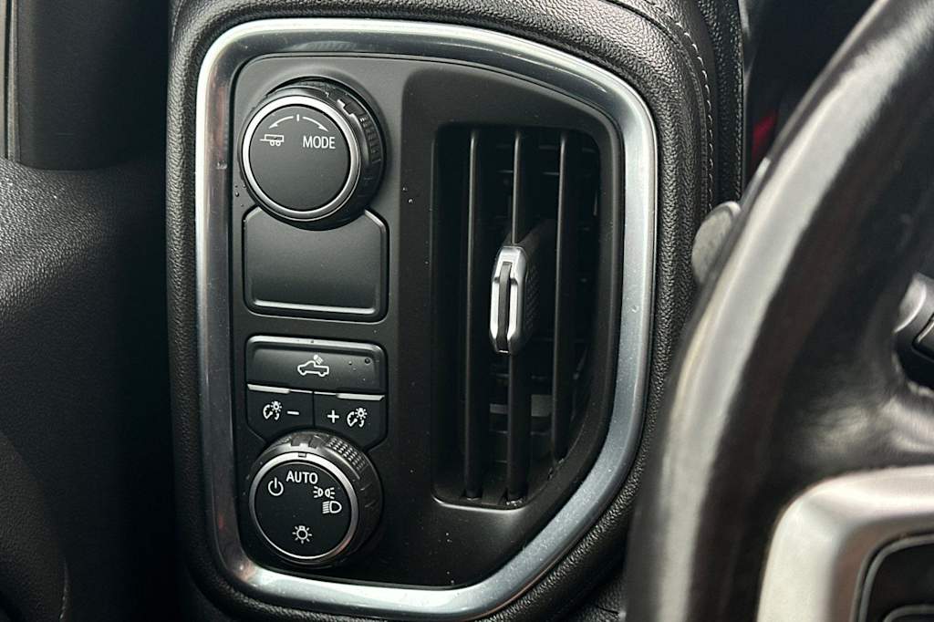 Thumbnail: 2020 Chevrolet Silverado 1500 - 33
