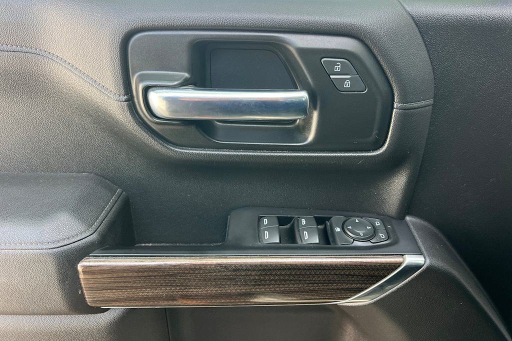 Thumbnail: 2020 Chevrolet Silverado 1500 - 21
