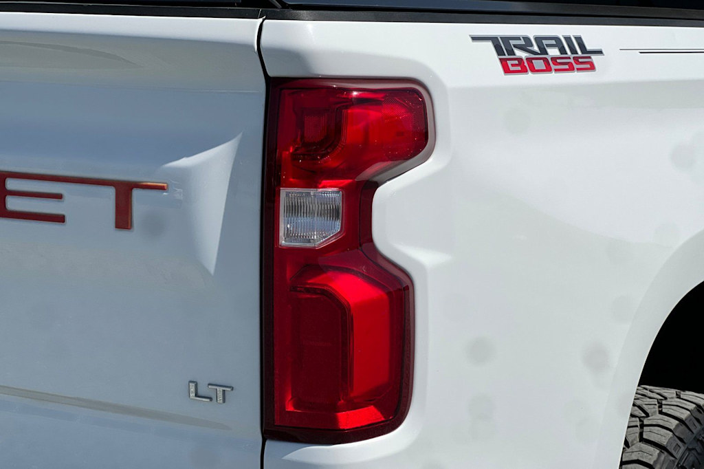 Thumbnail: 2020 Chevrolet Silverado 1500 - 35