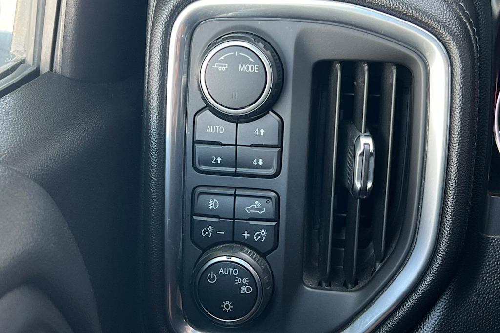 Thumbnail: 2020 Chevrolet Silverado 1500 - 33