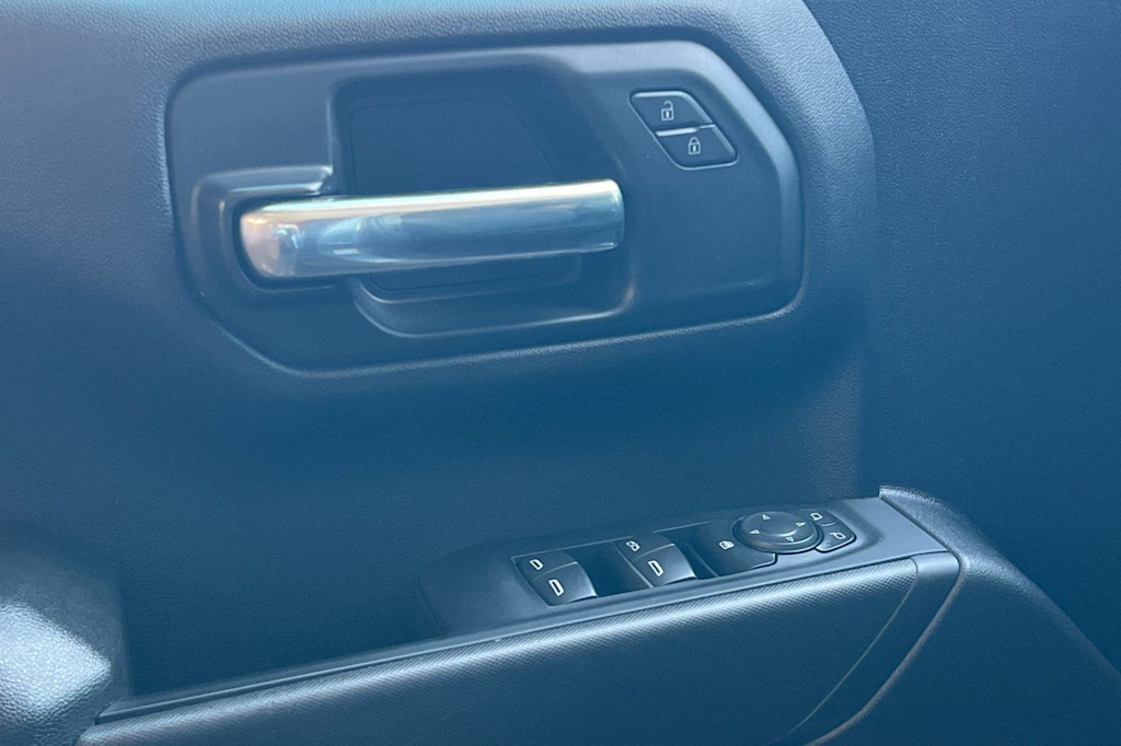 Thumbnail: 2024 Chevrolet Silverado 1500 - 21