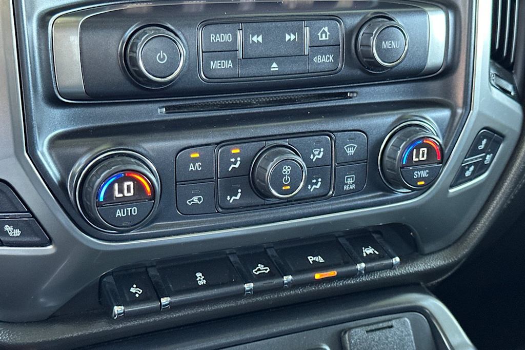 Thumbnail: 2016 Chevrolet Silverado 1500 - 27