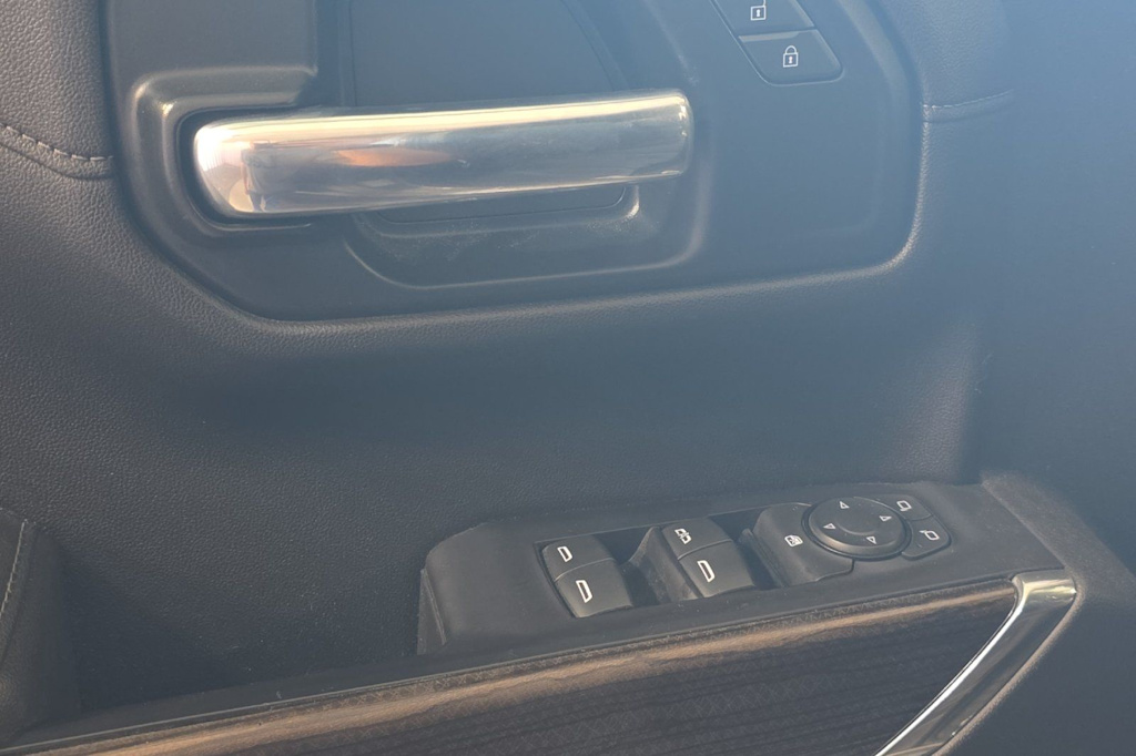 Thumbnail: 2021 Chevrolet Silverado 1500 - 21