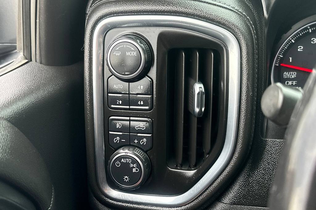 Thumbnail: 2021 Chevrolet Silverado 1500 - 34