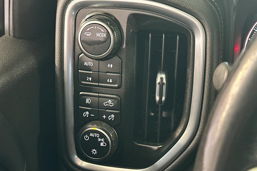 Thumbnail: 2021 Chevrolet Silverado 1500 - 33