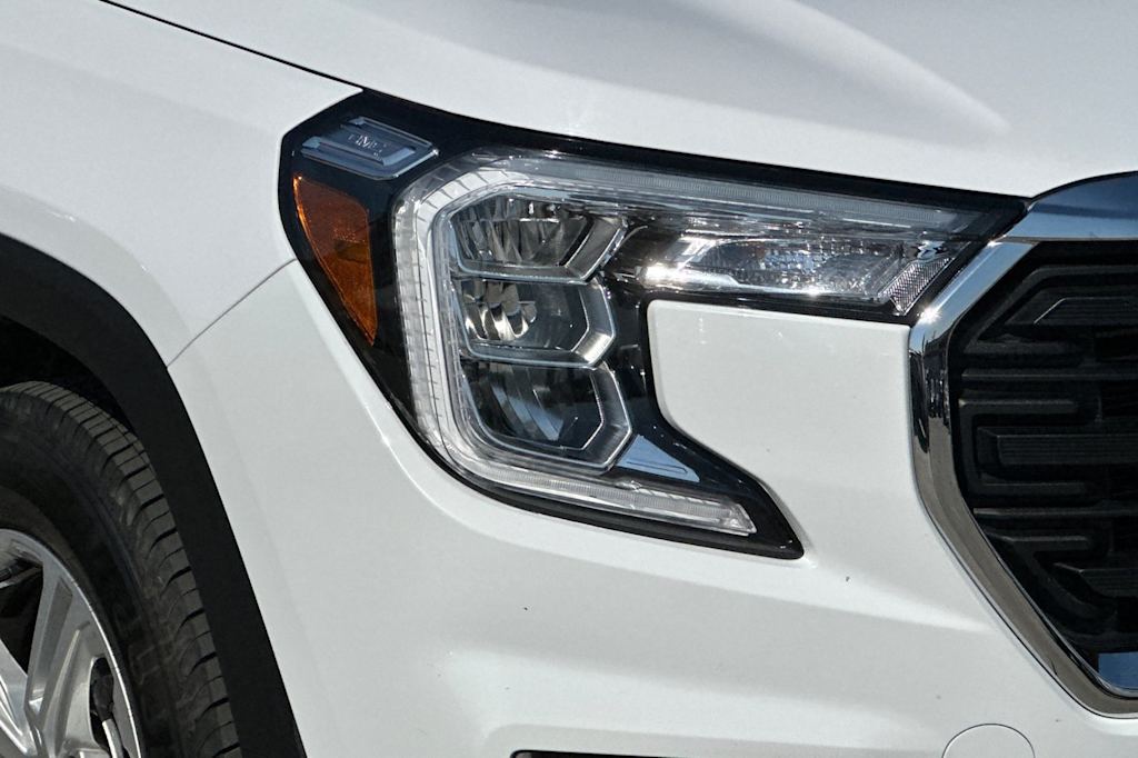 Thumbnail: 2024 GMC Terrain - 35