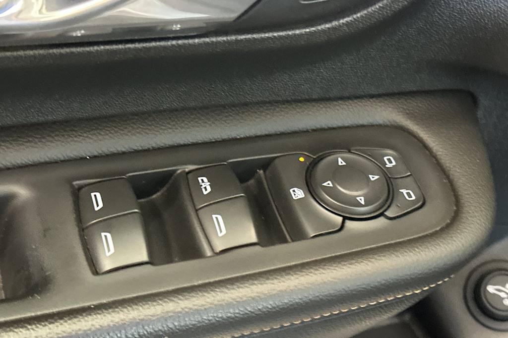 Thumbnail: 2021 GMC Terrain - 23