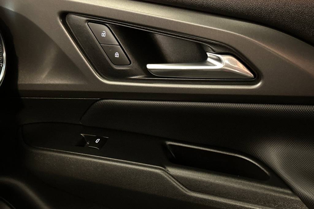 Thumbnail: 2025 Chevrolet Equinox - 25