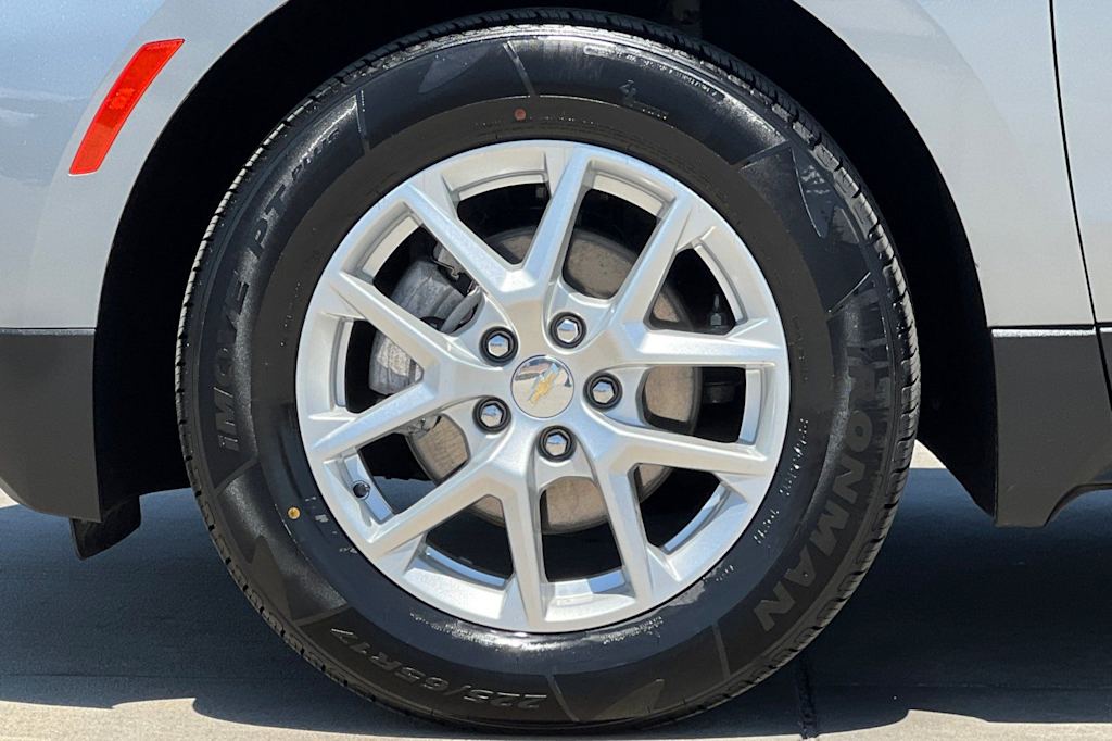 Thumbnail: 2023 Chevrolet Equinox - 8