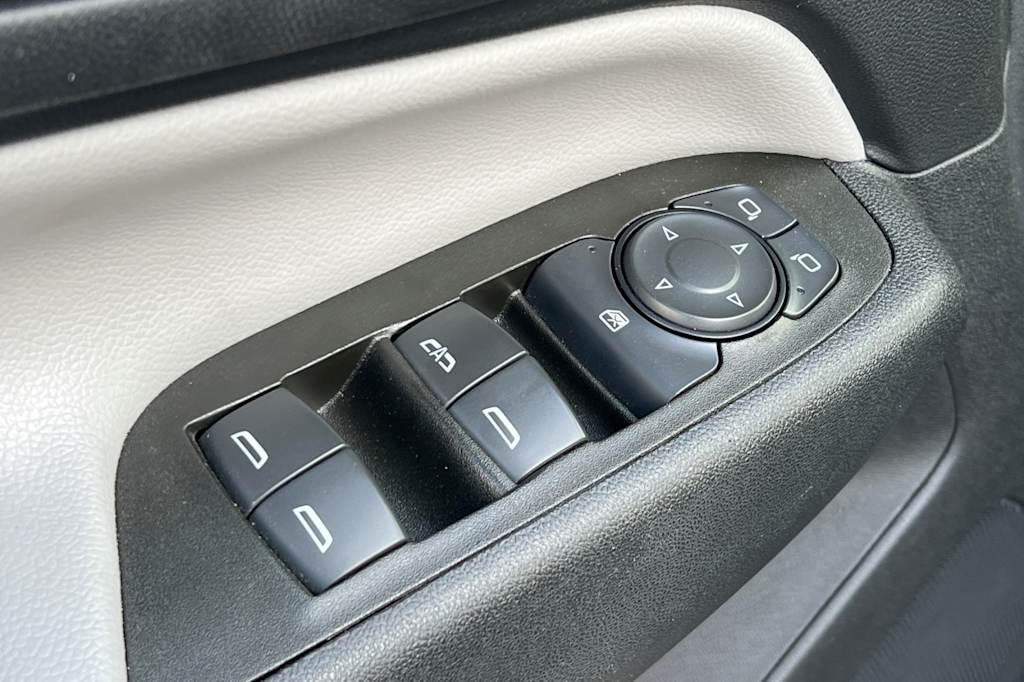 Thumbnail: 2023 Chevrolet Equinox - 23