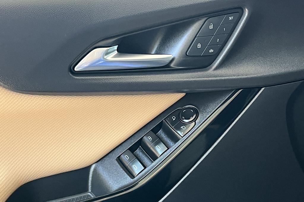 Thumbnail: 2025 Chevrolet Equinox - 21
