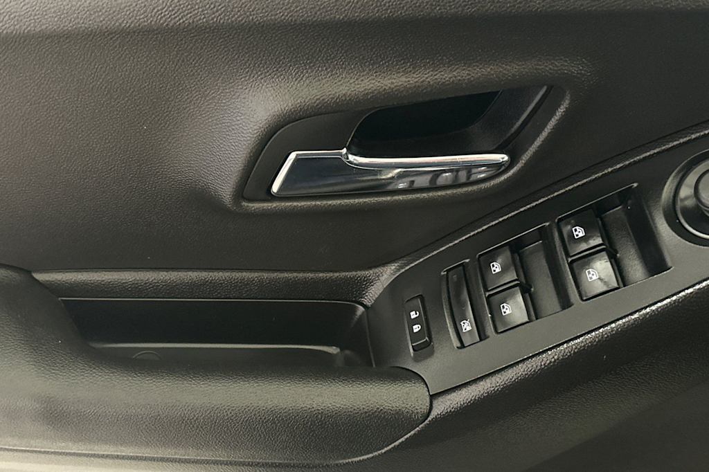 Thumbnail: 2017 Chevrolet Trax - 22