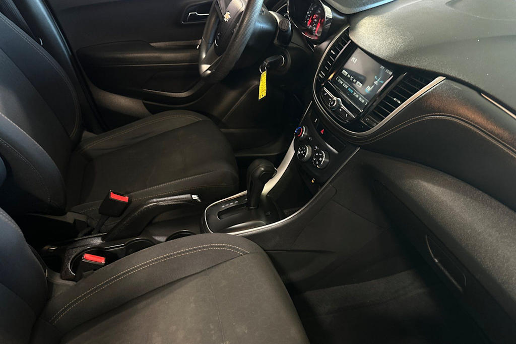 Thumbnail: 2017 Chevrolet Trax - 13