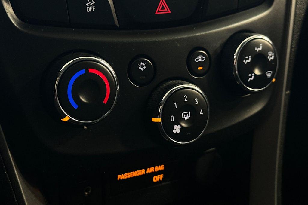 Thumbnail: 2017 Chevrolet Trax - 26