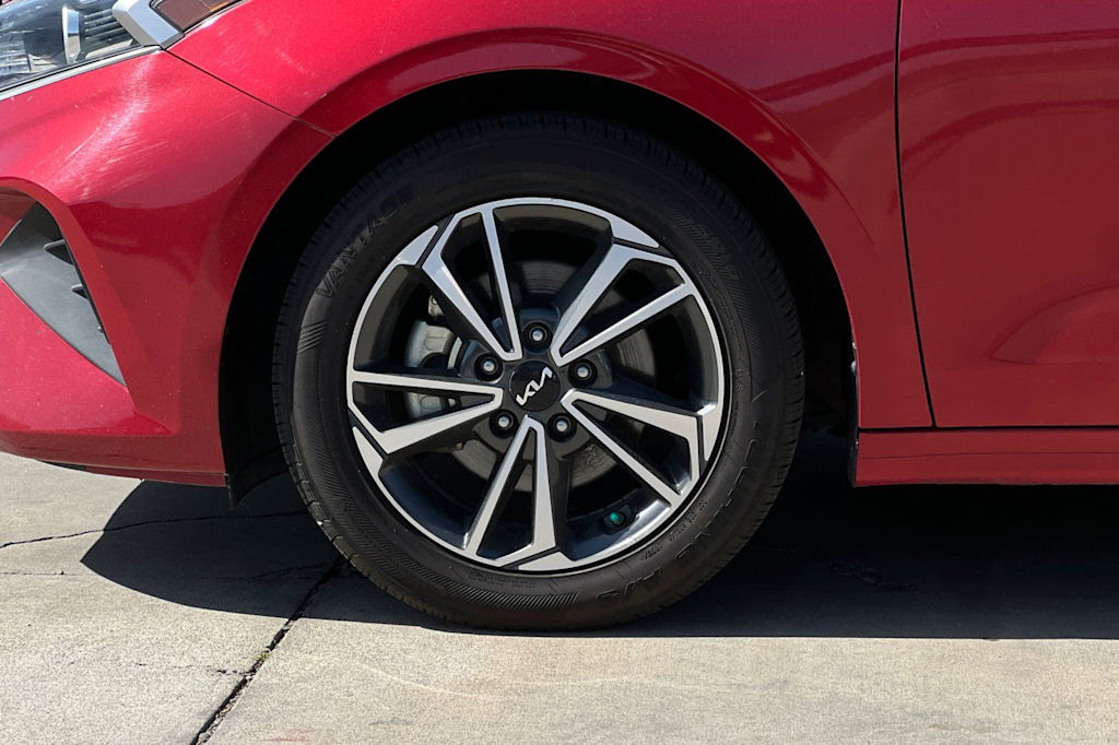 Thumbnail: 2023 Kia Forte - 7