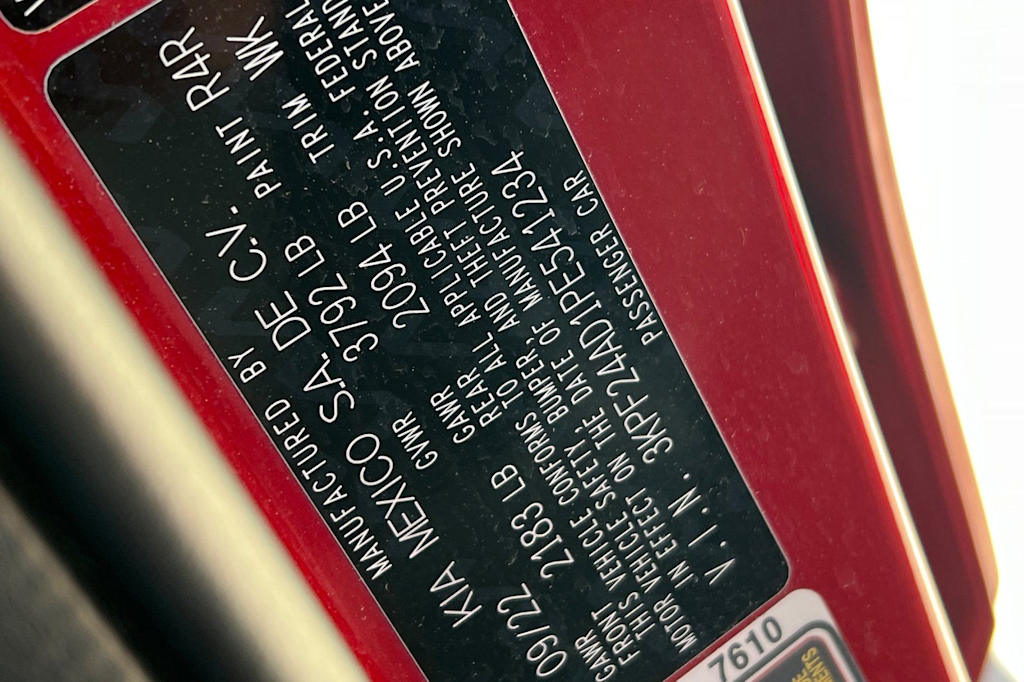 Thumbnail: 2023 Kia Forte - 17