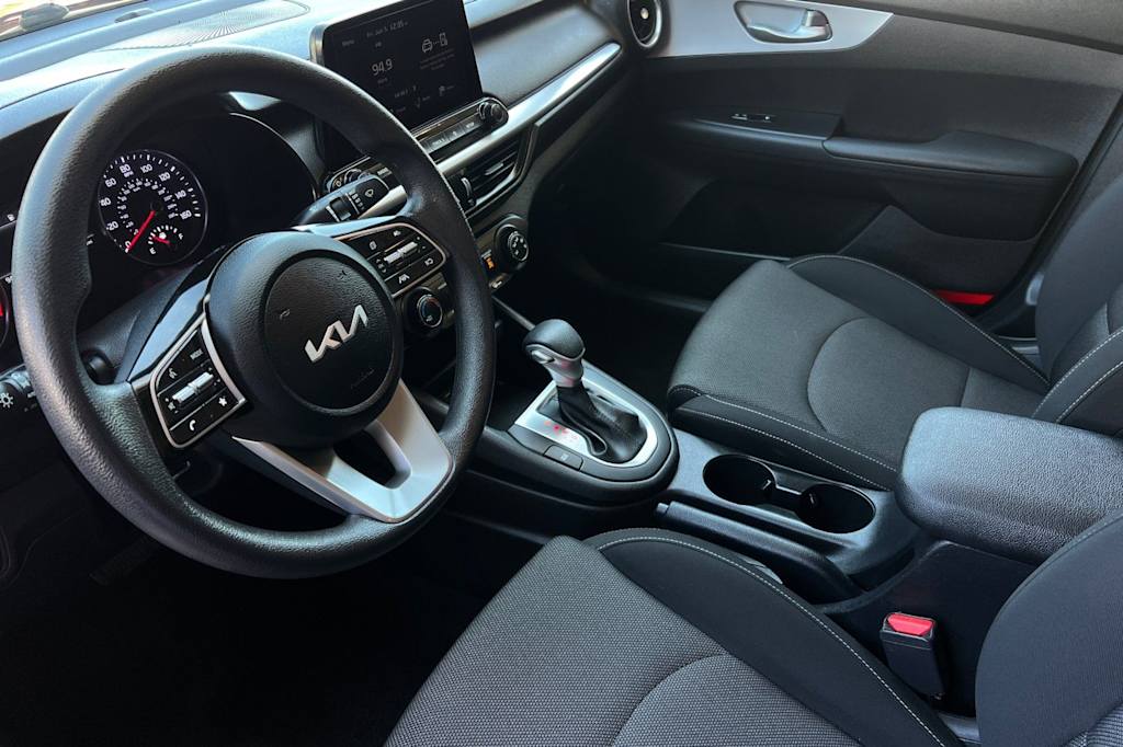 Thumbnail: 2023 Kia Forte - 9
